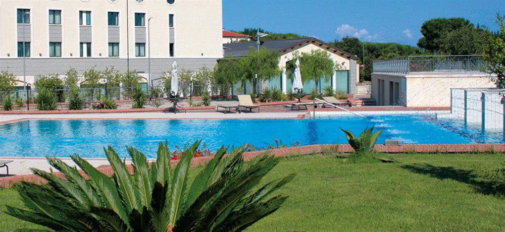 Grand Hotel بييسْتوم المظهر الخارجي الصورة